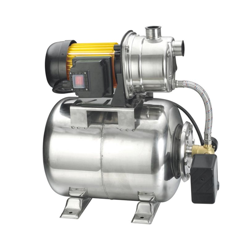 Sodo siurblinė su slėgio baku